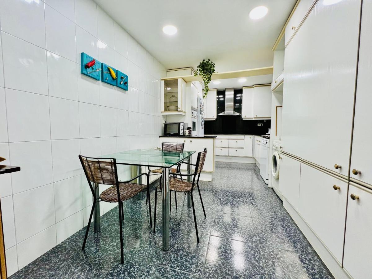 Your Second Home In Barcelona With Private Room And Private Bathroom Close To Montjuic, Pl Espana, La Rambla, Ferry Port Bagian luar foto